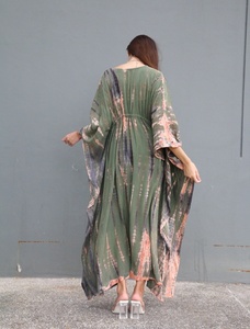 Robe de soirée longue en soie 100% à col en V et manches longues, grande taille, pour l'été, tenue de plage, caftan vert pleine longueur - Product Image 2