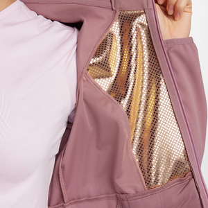 Fabricante de Chaquetas con Etiqueta Tejida Personalizada, Fábrica de Chaquetas Softshell con Etiqueta Personalizada para Mujer, Proveedor de Chaquetas Softshell con Empaque Personalizado - Product Image 6