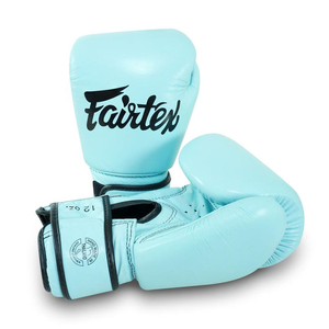 Gants de boxe Muay Thai Fairtex bleu ciel, sur mesure, cuir de haute qualité, poignées ergonomiques, fermeture auto-agrippante, dernières créations, nouveauté - Product Image 1