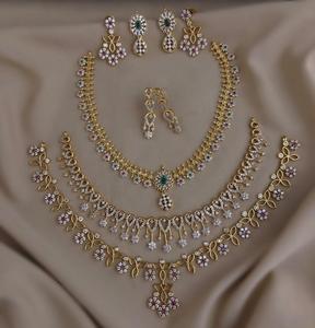 Offre Combo de Parures de Colliers de Qualité Supérieure, Idéales pour Tenues Formelles et Décontractées, Tenues de Bureau, Légères - Product Image 1