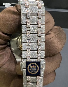 Montre unisexe en acier inoxydable avec boîtier carré de 18 mm, sertie de moissanite glacée, mouvement à quartz VVS VS, bracelet en alliage, GPS et date automatique - Product Image 2