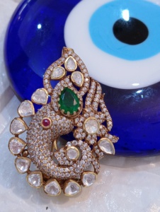 Broche Paon Doré Amaira Jewels, Cristaux Strass Taille Poire, Design Vintage, Bijoux de Mariage de Luxe pour Femme, Argent 925 - Product Image 6