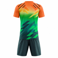 Desain Cetak Transfer Panas 100% Poliester Ringan Profesional Kustom Premium Bernapas Set Seragam Sepak Bola Pria Klub
