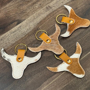 OEM personalizado de lujo de pelo en cuero de vaca llavero estilo vaquero cabeza de toro llavero mini personalizado con llaveros redondos de metal - Product Image 5