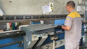 Accessoires en maille noire d'usine OEM Couvre-grille de haut-parleur en métal Couvre-armoires en métal perforé Grille en métal pour grille de haut-parleur - Product Image 6