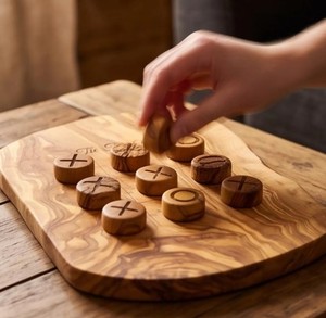 Juego de Tic Tac Toe de Madera, Tablero de Forma Irregular, Diseño Rústico Hecho a Mano, Juego de Varias Piezas para Decoración del Hogar - Product Image 3