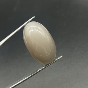 Grand cabochon de pierre de lune grise naturelle 27,40 carats, taille ovale, pour la fabrication de bijoux - Product Image 2