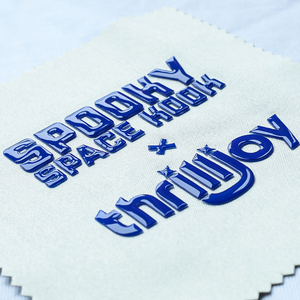 Etiquetas de Transferencia de Calor de Material PET Impresas Personalizadas Premium 2026, Pegatinas con Logotipo de Marca para Camisetas - Product Image 2