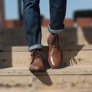 Bottes Derby élégantes en cuir marron pour hommes 2026 – Chaussures décontractées tendance et confortables – Options de personnalisation OEM en cuir véritable – Vente en gros - Product Image 6