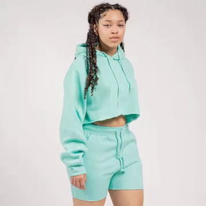 Ensemble de survêtement crop à capuche et short de haute qualité pour femme – Tenue deux pièces d'été avec sweat-shirt court et short – Vente en gros - Product Image 6
