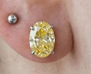 Boucles d'oreilles clous fantaisie en diamant jaune créé en laboratoire VVS, couleur éclatante, certifiées IGI, fabrication de bijoux sur mesure - Product Image 4