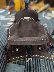 Silla de Montar para Caballo de Cuero Marrón Chocolate de Alta Calidad con Estribos de Aluminio, Tamaños y Colores Personalizados Disponibles, Se Aceptan Pedidos al por Mayor - Product Image 5