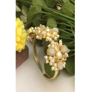 สร้อยข้อมือฟิวชั่นไข่มุกแท้คุณภาพพรีเมี่ยมสวยดีไซน์ใหม่สำหรับงานปาร์ตี้และงานแต่งงานสำหรับผู้หญิงและเด็กผู้หญิง - Product Image 1