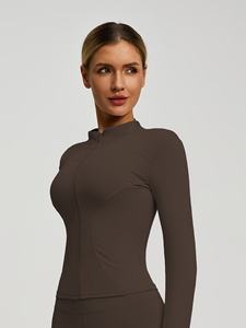 Concevez votre propre veste de yoga sur mesure respirante pour femmes grandes tailles avec logo sur le devant et tissu extensible dans quatre directions - Product Image 3