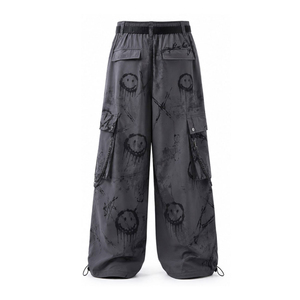 Pantalones Cargo Anchos para Hombre, Color Gris Oscuro, Estilo Gótico Grunge, con Estampado Abstracto de Rostro, Cadena y Cinturón con Cordón - Product Image 4