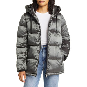 Manteau long matelassé en duvet de canard en taffetas de nylon résistant à l'eau pour femme, avec cordon de serrage à la taille, design personnalisé, faible MOQ - Product Image 5