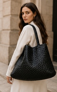 Sac fourre-tout en cuir véritable noir de qualité supérieure pour femmes, sac à main de luxe tressé, élégant sac à bandoulière pour tous les jours, OEM ODM Printemps Été - Product Image 3