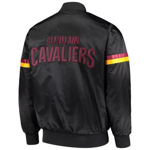 Veste universitaire personnalisée en satin noir pour homme, veste bomber à manches rayées bordeaux et or, vente en gros, vêtements de sport de baseball style Letterman - Product Image 3