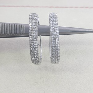 Pendientes de Aro Huggie con Diamantes Naturales de Corte Redondo para Mujer, 0.50 Cttw, Plata de Ley 925, Engaste de Garras, Joyería de Moda al por Mayor - Product Image 4