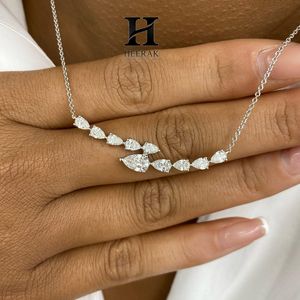 Collar de Diamantes de Corte Pera Asimétrico de Lujo, Plata de Ley 925, Colgante de Racimo, Joyería Nupcial para Mujer - Product Image 3