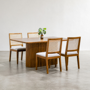 Ensemble de table et chaises de salle à manger en bois massif moderne pour restaurant, hôtel, salon et usage extérieur - Mobilier commercial durable - Product Image 1
