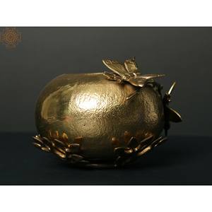 Olla de latón de diseñador hecha a mano de 7 pulgadas para decoración del hogar y artículo de regalo Hecho EN LA India Artículo hecho a mano - Product Image 3