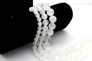 Cuentas de selenita natural lisas y redondas de 10 mm, color blanco, para la fabricación de joyas, manualidades, precio al por mayor, a granel. - Product Image 5