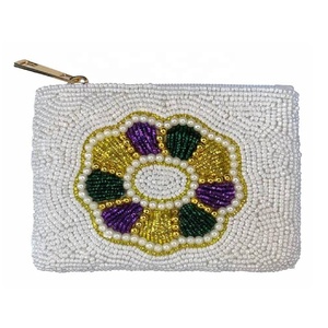 Porte-monnaie miniature fait main entièrement perlé avec fermeture éclair, durable et écologique pour cartes-clés et cadeaux - Accessoire pour filles - Product Image 1