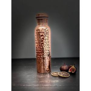 Bouteille d'hydratation contemporaine en cuivre, récipient à boisson en métal texturé, gourde pour le quotidien, fabricant OEM ODM pour l'exportation - Product Image 1