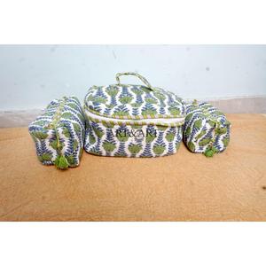 Juego de 3 Piezas para Niña, Diseño Acolchado con Estampado Floral, Rectangular, Talla S-M, Cierre de Cremallera, Ecológico, Resistente al Agua, Portátil y Plegable - Product Image 1