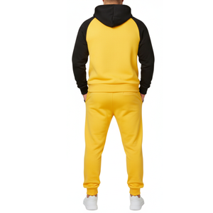 Survêtement d'hiver personnalisé à capuche jaune et noir pour homme |   Design de manches raglan contrastées |   Ensemble de jogging respirant et à séchage rapide en deux pièces - Product Image 2
