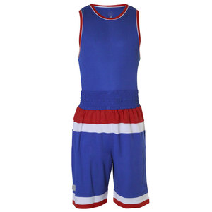 Ensemble d'uniformes de boxe personnalisés en gros pour hommes, bleu et rouge, avec gilet et short en maille respirante, tenue d'entraînement et de combat OEM, équipement de sport - Product Image 2