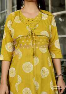 Ensemble de vêtements Kurta en coton pour femmes, vêtements ethniques de qualité supérieure au meilleur prix - Product Image 4