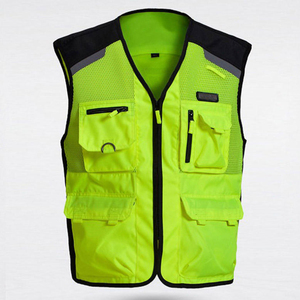 เสื้อกั๊กสะท้อนแสงแบบ Hi-Vis หลายกระเป๋า เสื้อผ้าตาข่ายสำหรับทำงาน ความปลอดภัยสูง เสื้อกั๊กสำหรับงานก่อสร้างและจราจร รับผลิตตามแบบ (OEM) ขายส่ง - Product Image 3