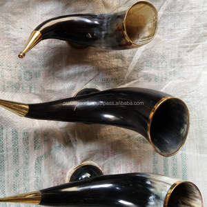 Corne à boire en corne de buffle écologique faite à la main, style animal, imperméable, forme naturelle, design moderne, support en métal, en provenance d'Inde - Product Image 1