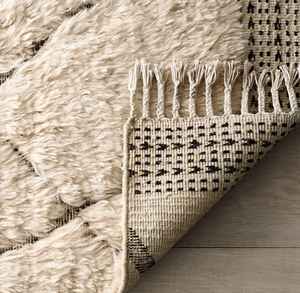 Tapis tufté à la main texturé, moderne et neutre, beige, à poils coupés, motif géométrique, décoratif pour salon et chambre - Product Image 4