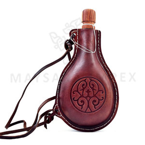 Botella de Agua de Cuero Personalizada para Caza, Cantimplora Portátil con Correa para Hombro, Venta al por Mayor para Viajes y Camping - Product Image 1
