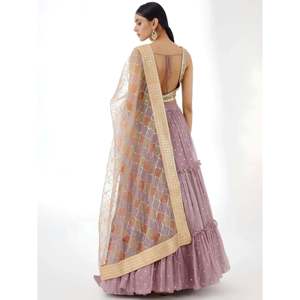 Robe de soirée en georgette rose poudré, style lehenga choli, avec broderies Zari - Product Image 3