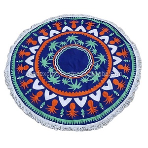 Serviette de plage Mandala Design imprimé coloré avec glands à prix abordable Fabricant indien rond. - Product Image 1