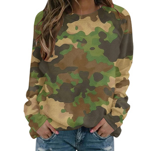 Sweat-shirt à col rond camouflage streetwear pour hommes et femmes, pull imprimé camouflage élégant pour un style décontracté au quotidien - Product Image 3