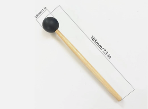 Paquete de 2 martillos de silicona con punta de goma y mango de madera para diapasones. - Product Image 2