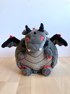 Peluche dragon gris avec yeux rouges et ailes noires, animal en peluche doux pour enfants, 31cm-50cm, rembourrage en coton PP, cadeau unisexe - Product Image 4