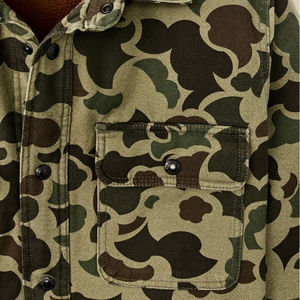 Chaqueta de camuflaje para hombre, estilo cazador de patos, con botones en la parte delantera, bolsillos dobles en el pecho y forro acolchado cálido, duradera, para actividades al aire libre. - Product Image 4