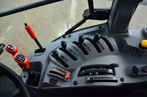 Tractor Agrícola 2023 M4N-071HDC12 de 210HP con Tracción en las 4 Ruedas y Transmisión por Engranajes, de Uso Pesado, Listo para Exportar desde Texas - Product Image 3