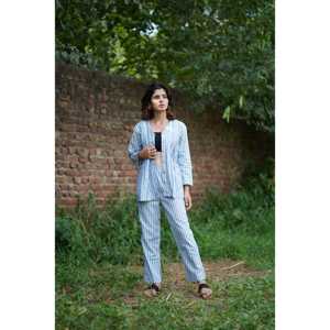 Ensemble coordonné rayé azur pour femmes, 2 pièces, vêtements de nuit confortables avec un motif rayé élégant - Product Image 2