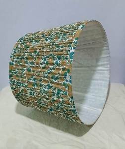 Abat-jour plissé Empire très demandé en tissu lin Anna pour lampe de chevet ou de bureau, avec douilles E27 et anneaux de fixation inférieurs. - Product Image 4
