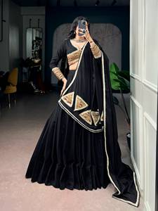 Conjunto de Lehenga Tradicional para Boda, Largo hasta el Suelo, de Algodón Khadi, Sin Arrugas, de Secado Rápido, con Bordado de Hilo de Lentejuelas, Espejos y Gota - Product Image 2