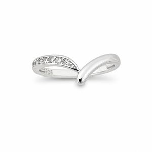 Anillo Infinito de Plata de Ley 925 para Mujer con Circonita Cúbica, Minimalista, Moderno, Elegante, Acabado Pulido, para Uso Diario - Product Image 1