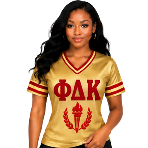 Camiseta de Fútbol Americano PDK para Mujer, Dorado y Rojo, Números 1923, Corona de Laurel, Cuello en V, Ribete a Rayas, Manga Corta, Artículos de la Hermandad - Product Image 1