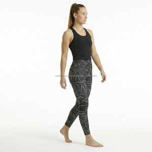 Leggings sublimés personnalisés pour femmes, avec logo de marque sur mesure, imprimé intégral, taille haute, pour yoga et fitness, vente en gros par le fabricant - Product Image 5